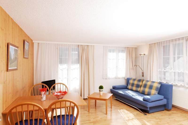 Ferienwohnung Bahnhoefli Lauterbrunnen Szoba fotó