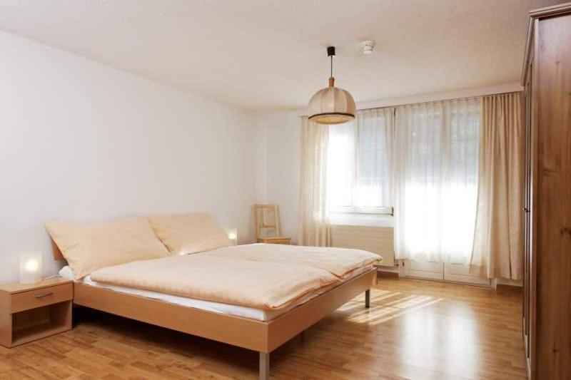 Ferienwohnung Bahnhoefli Lauterbrunnen Szoba fotó